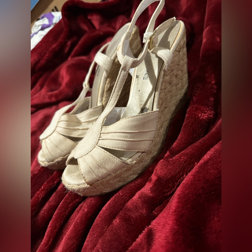 American eagle ivory wedges, size 9